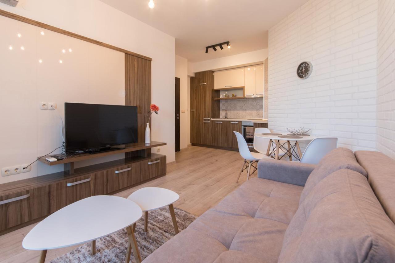 City Apartments Triumph Varna Exteriör bild