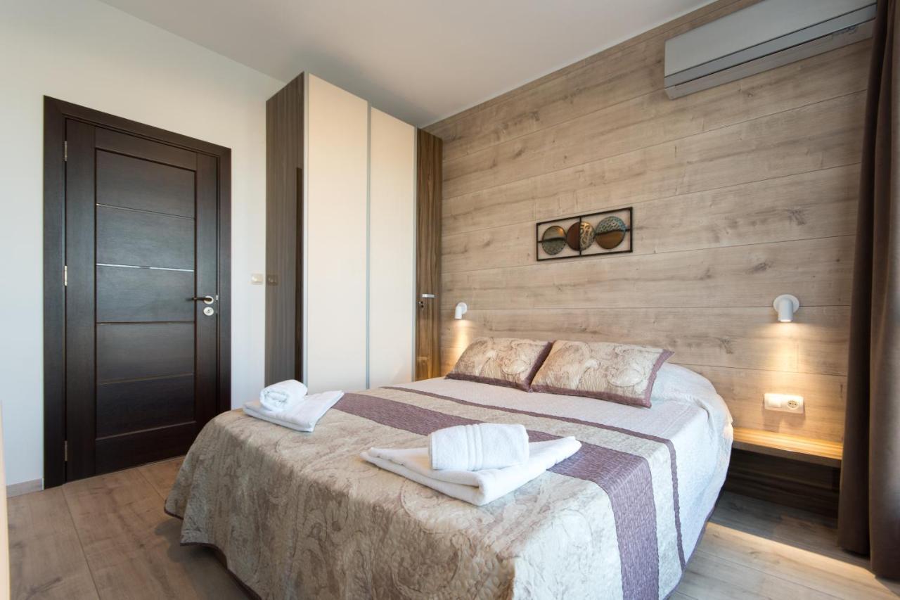 City Apartments Triumph Varna Exteriör bild