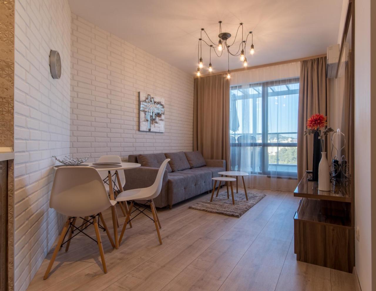 City Apartments Triumph Varna Exteriör bild