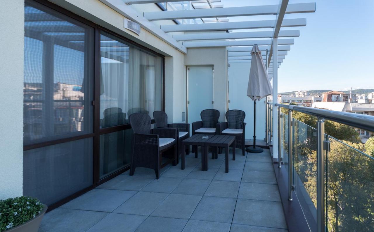 City Apartments Triumph Varna Exteriör bild
