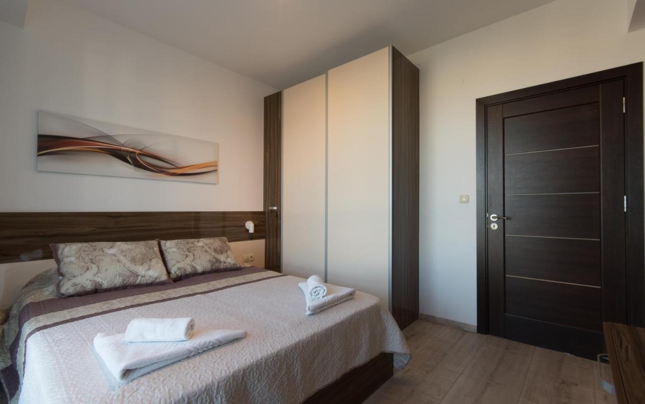 City Apartments Triumph Varna Exteriör bild